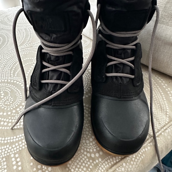 Excellent Women’s North Face Snow Boots 8.5 - Picture 10 of 12